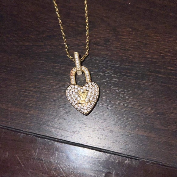 Louis Vuitton Heart Shaped Necklace - Picture 1 of 3